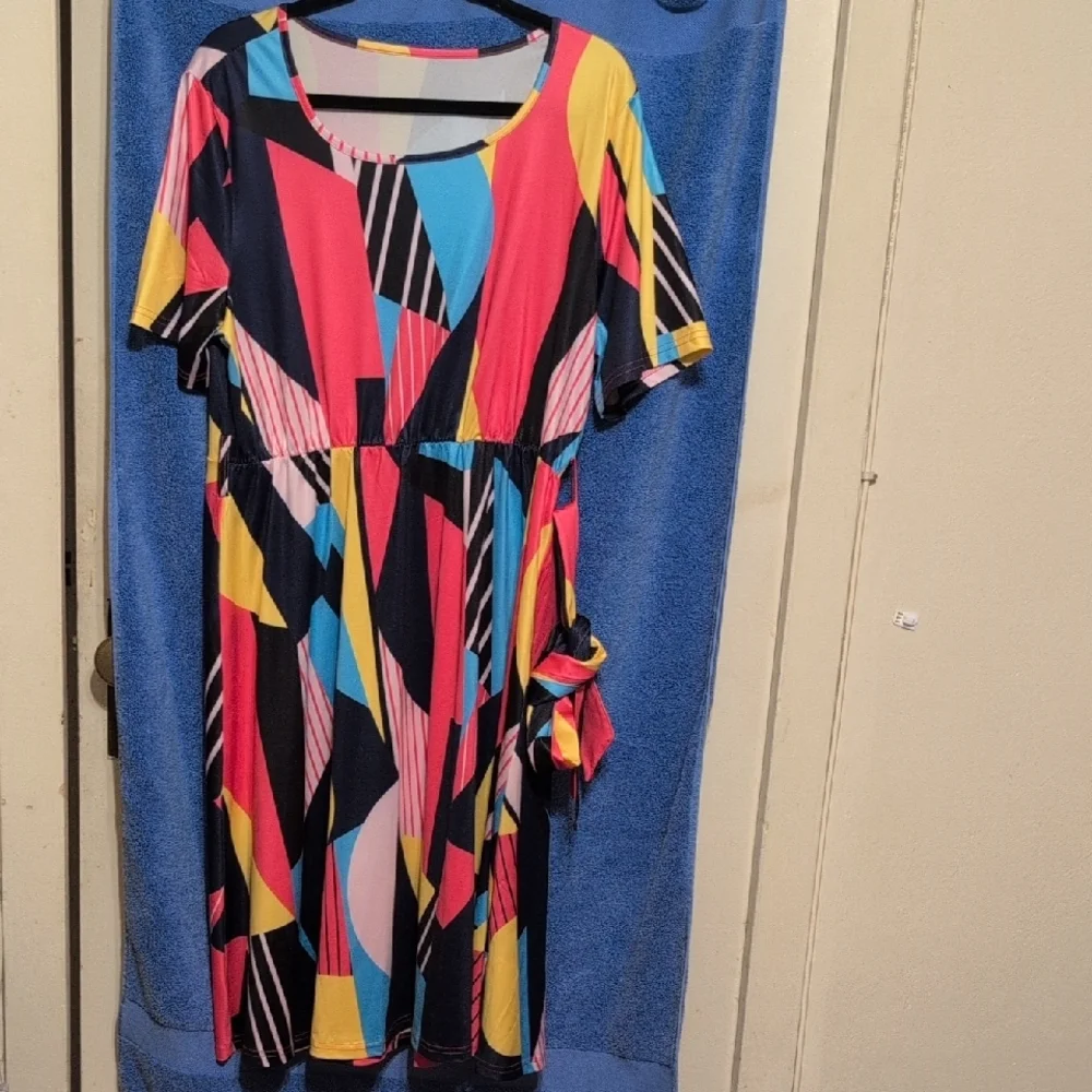Colorful Geometric Pattern Dress - Picture 4 of 7